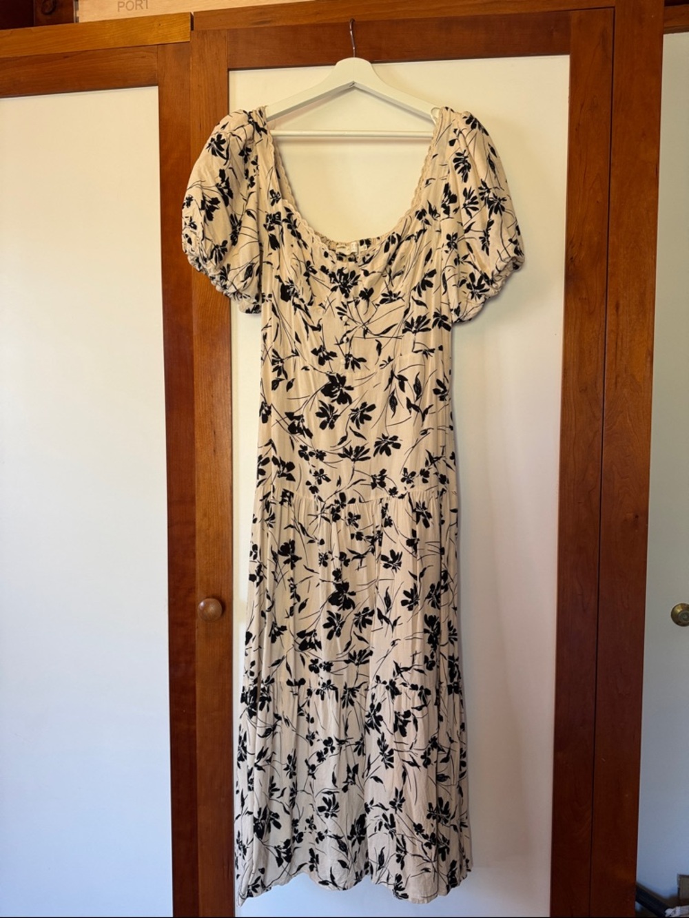 Astr Floral Puff-Sleeve Maxi Dress in Cream and Black